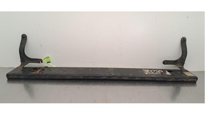 Barre radiateur Toyota Hilux