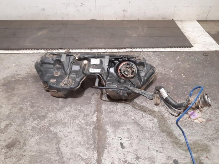 Réservoir de carburant Mercedes C-Klasse