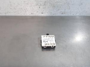 Gebruikte Centrale Deurvergrendelings Module Mercedes C (W205) C-160 1.6 16V Prijs € 36,30 Inclusief btw aangeboden door Autohandel Didier