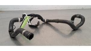 Gebruikte Radiateurslang Volvo V60 II (ZW) 2.0 B3 16V Mild Hybrid Prijs € 48,40 Inclusief btw aangeboden door Autohandel Didier