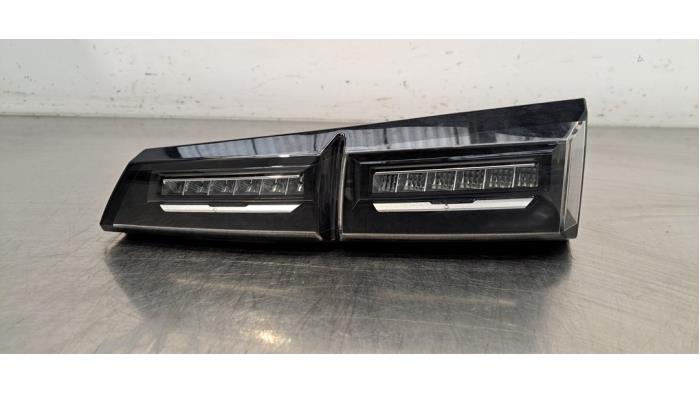 Feu arrière droit Peugeot 408