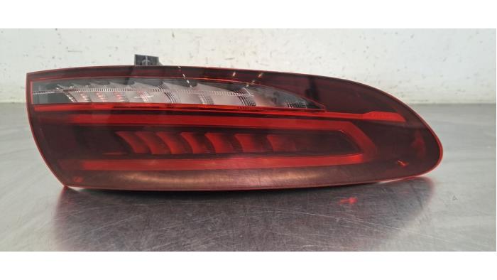 Feu arrière gauche Mercedes EQC