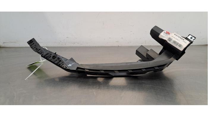 Cadre phare droit Audi Q2