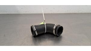 Gebruikte Intercooler Slang Peugeot 3008 III 1.6 16V Plug-in Hybrid 195 Prijs € 30,25 Inclusief btw aangeboden door Autohandel Didier
