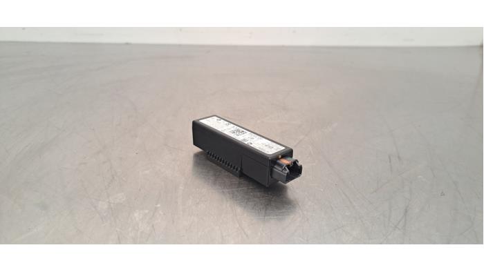 Antenne amplificateur Peugeot 2008