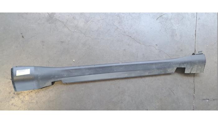 Marche-pied (list de couverture) droite Jeep Compass