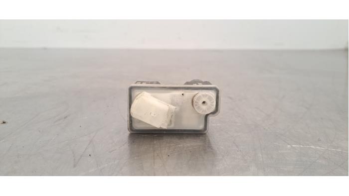 Moteur de verrouillage clapet réservoir Peugeot 2008