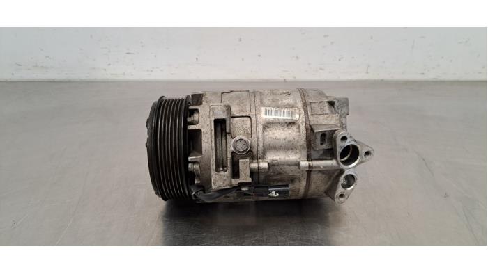 Pompe clim Renault Master