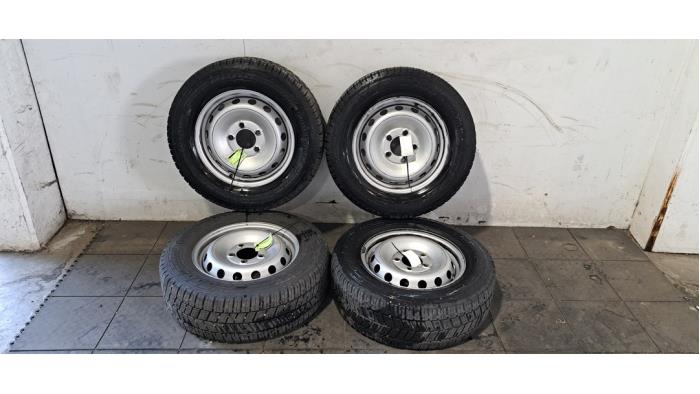 Kit jantes + pneumatiques Renault Master