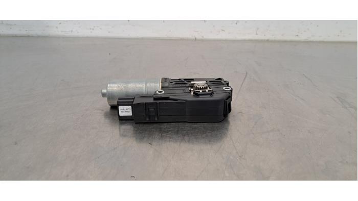 Moteur toit ouvrant Audi E-Tron