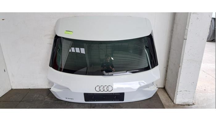 Hayon Audi E-Tron