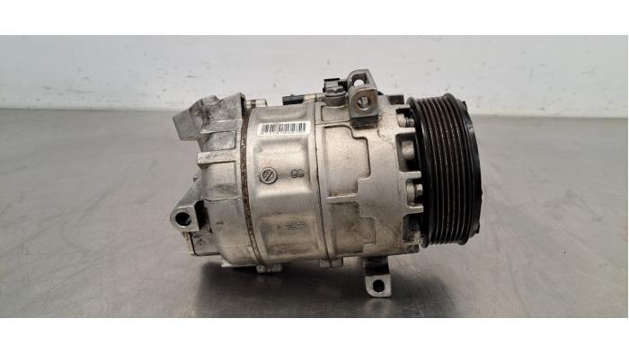 Pompe clim Renault Trafic