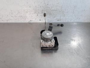 Gebruikte ABS Pomp Ford Fiesta 7 Prijs € 266,20 Inclusief btw aangeboden door Autohandel Didier