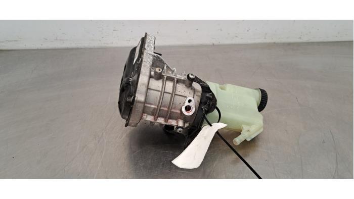 Pompe direction assistée Renault Master