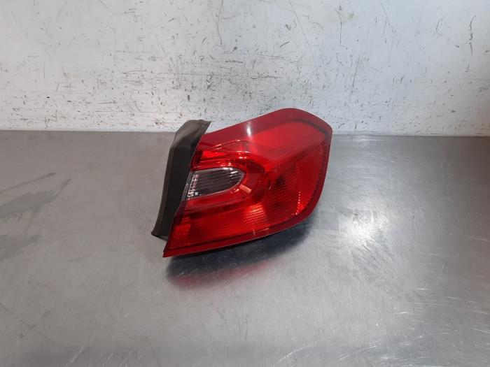 Feu arrière droit Ford Fiesta
