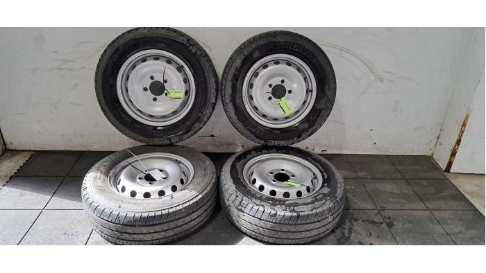 Kit jantes + pneumatiques Renault Master