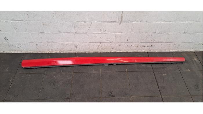 Marche-pied (list de couverture) droite Audi S3