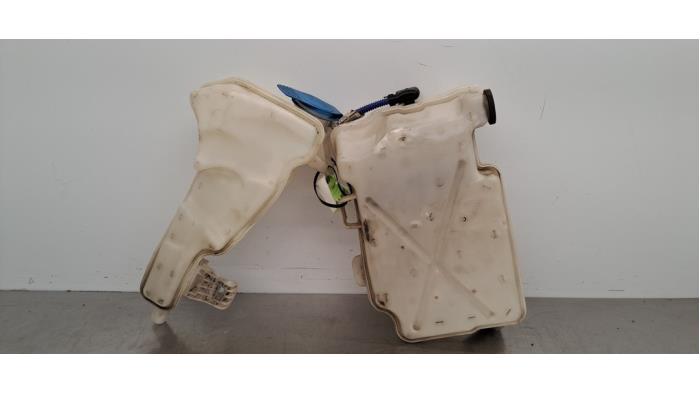 Réservoir lave-glace avant Audi S3