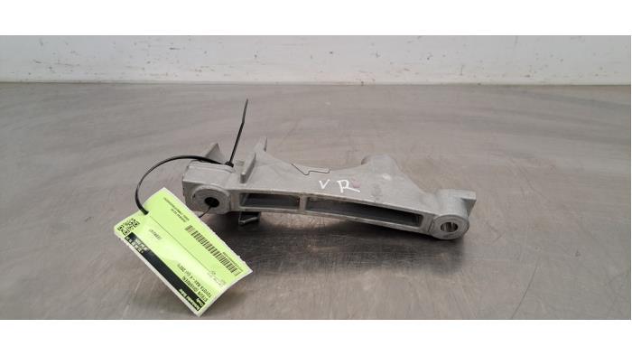 Support (divers) Toyota Rav-4