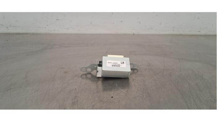 Antenne amplificateur Toyota Rav-4