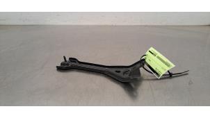 Gebruikte Frontdeel steun Volkswagen Caddy IV 2.0 TDI 75 Prijs € 30,25 Inclusief btw aangeboden door Autohandel Didier