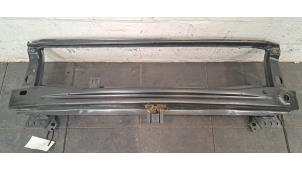 Gebruikte Bumperframe achter Volkswagen Caddy IV 2.0 TDI 75 Prijs € 96,80 Inclusief btw aangeboden door Autohandel Didier