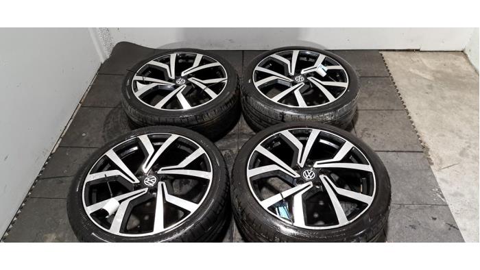 Kit jantes + pneumatiques Volkswagen Golf