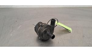 Gebruikte Extra waterpomp Landrover Range Rover Velar (LY) 3.0 D300 AWD Prijs € 60,50 Inclusief btw aangeboden door Autohandel Didier