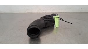 Gebruikte Intercooler Buis Renault Master III (FV) 2.3 Energy dCi 180 Twin Turbo 16V FWD Prijs € 30,25 Inclusief btw aangeboden door Autohandel Didier