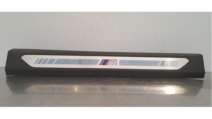 Bande décorative BMW X7