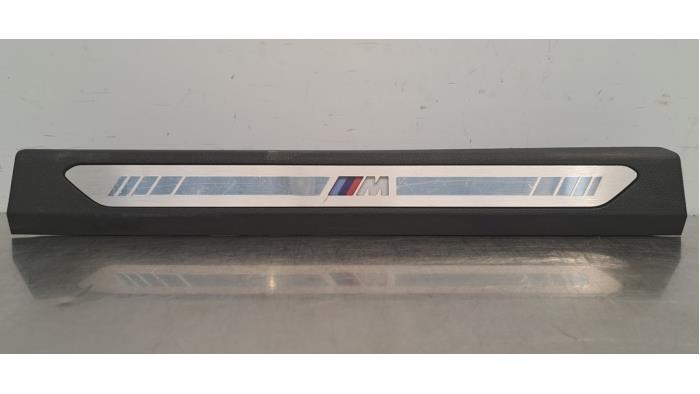Bande décorative BMW X7