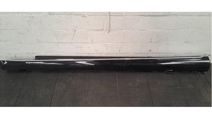 Marche-pied (list de couverture) gauche Mercedes C-Klasse