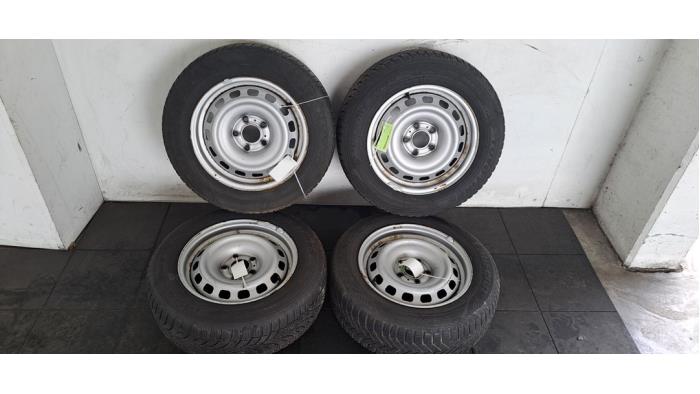 Kit jantes + pneumatiques Opel Combo