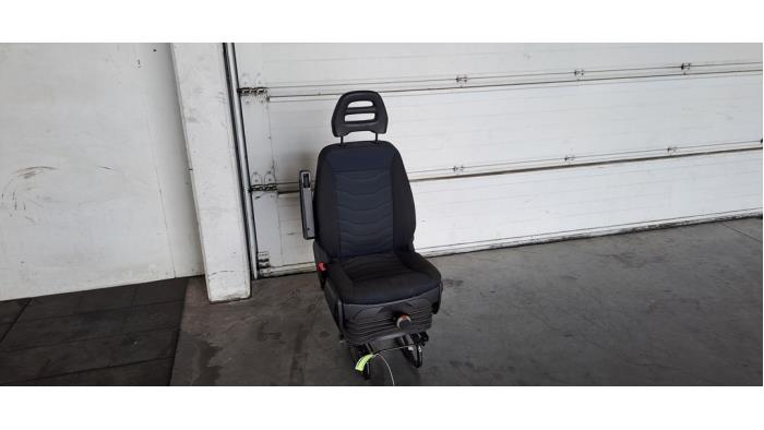 Stoel links Iveco New Daily
