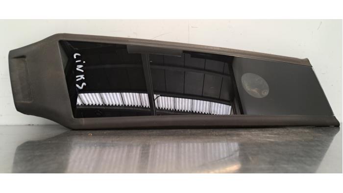 Stijl midden-links Tesla Model 3