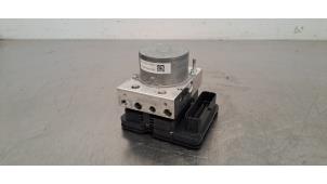 Gebruikte ABS Pomp Tesla Model 3 Standard RWD Plus, Long Range RWD Prijs € 332,75 Inclusief btw aangeboden door Autohandel Didier