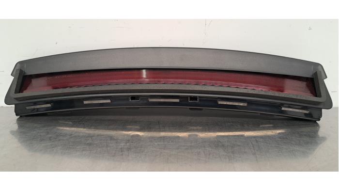 Extra Remlicht midden Tesla Model 3