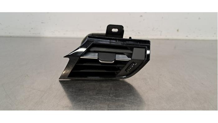 Grille aération tableau de bord Audi Q3
