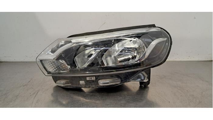 Koplamp links Toyota Pro-Ace