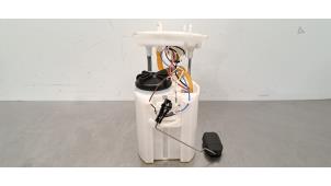 Gebruikte Tank element Pomp Volkswagen Golf VIII (CD1) 1.0 TSI 12V Prijs € 36,30 Inclusief btw aangeboden door Autohandel Didier