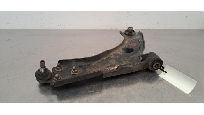 Bras de suspension avant droit Peugeot Partner Bras de suspension avant droit Peugeot Partner