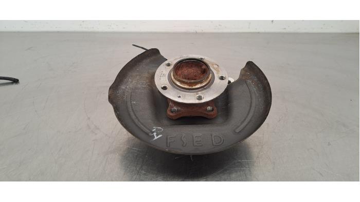 Fusee rechts-achter Opel Combo