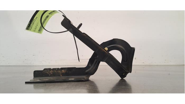 Charnière capot Peugeot Expert Charnière capot Peugeot Expert