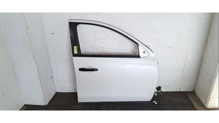 Portier 4Deurs rechts-voor Mitsubishi L200