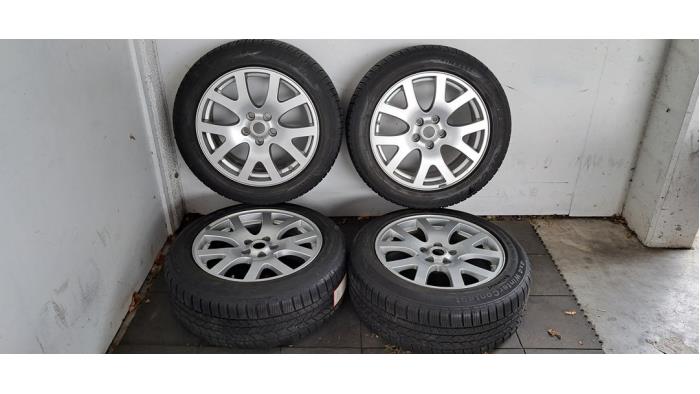 Velgen set + banden Landrover Discovery