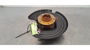 Gebruikte Fusee links-achter Citroen C5 Aircross I (A4/AC/AJ/AR) 2.0 Blue HDI 180 Prijs € 66,55 Inclusief btw aangeboden door Autohandel Didier