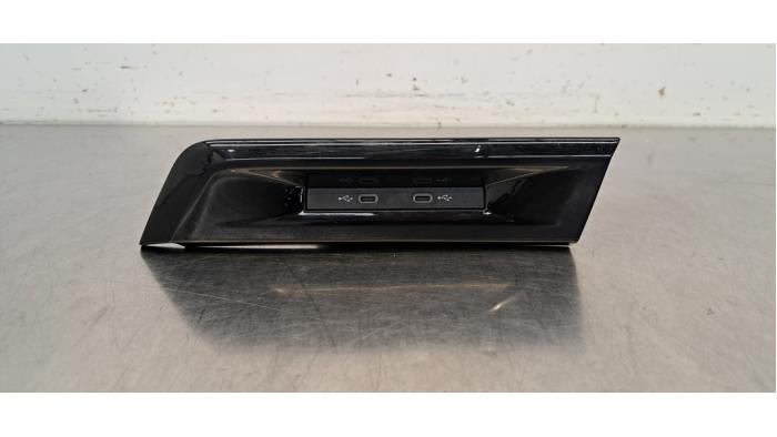 Zlacze AUX/USB Volkswagen Golf