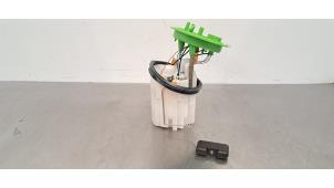 Gebruikte Tank element Pomp Volkswagen Golf VIII (CD1) 2.0 GTI Clubsport 16V Prijs € 96,80 Inclusief btw aangeboden door Autohandel Didier