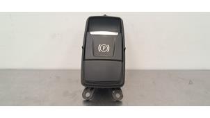 Gebruikte Schakelaar handrem BMW X2 (F39) Prijs € 24,20 Inclusief btw aangeboden door Autohandel Didier