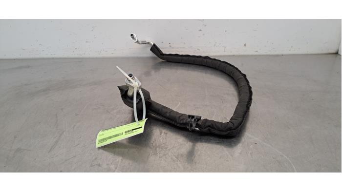 Tuyau clim Peugeot 2008